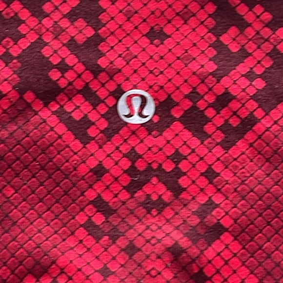 Lululemon Align Red and Black Animal Python Print 28” Leggings-Size 4 - Picture 5 of 8